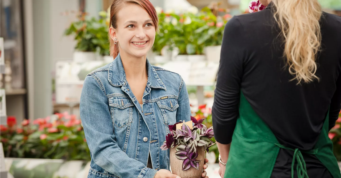 Kundin im Gartencenter (GS523289.jpg)